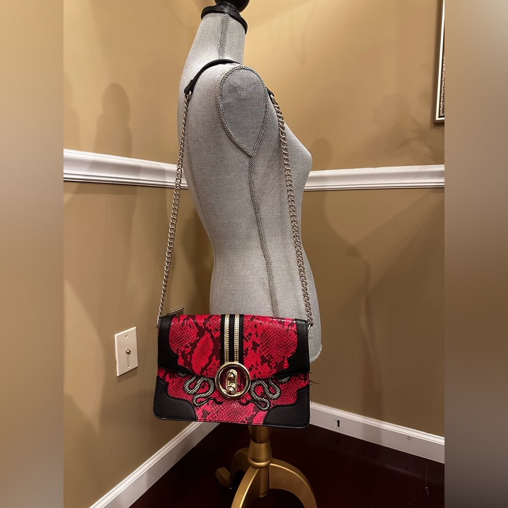 Great condition hang bag